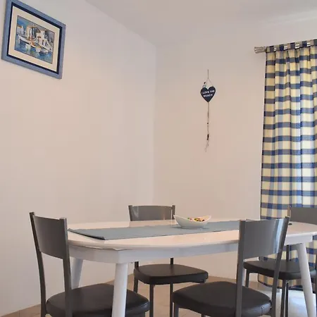 Luxury Otia Apartment